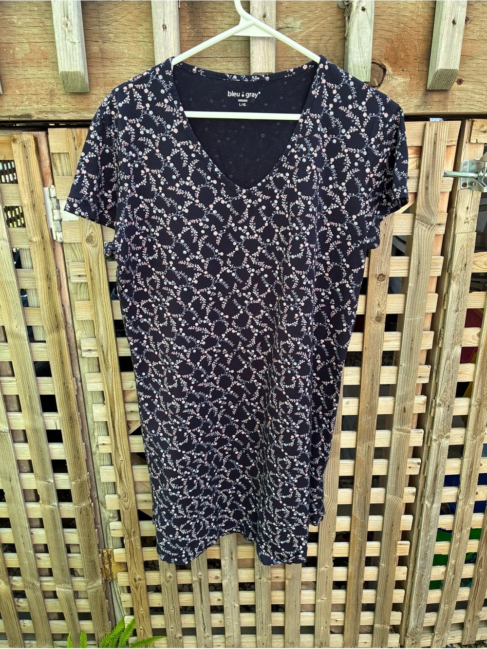 Navy V‑Neck Midi Dress with Pink Floral Chain Print